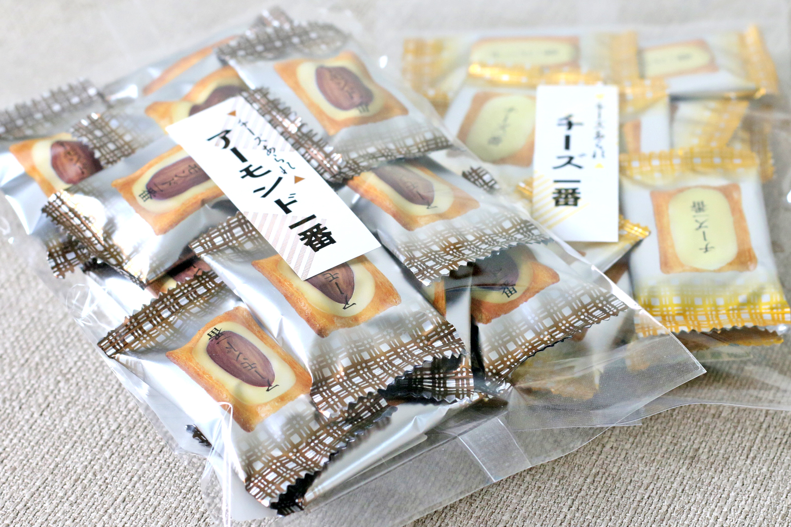 三喜屋 アーモンド一番、チーズ一番